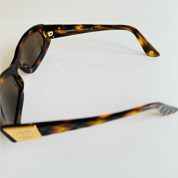 LIKE NEW π€ RARE CHANEL tortoise gold sunglasses 5014 - Picture 14 of 14